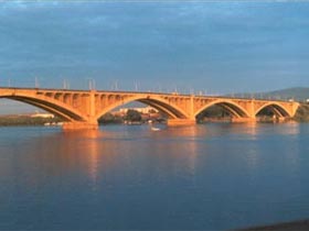 Золотой мост. Фото с сайта region.krasu.ru (c)