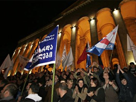 Акция протеста у парламента Грузии. Фото: с сайта izbrannoe.ru