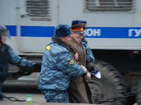 Задержание генерала Алексея Фомина. Фото: Собкор®ru