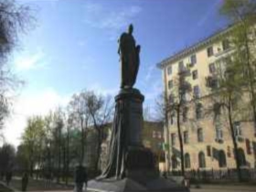 Памятник Грибоедову на Чистых прудах. Фото с сайта www.rufront.ru