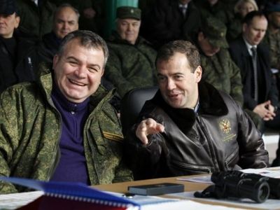 Медведев и Сердюков