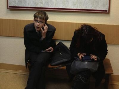 Задержанные активисты. Фото из "Твиттера" Албурова.