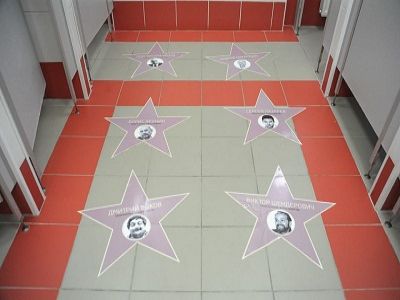 В туалете Киевского вокзала "разместили" портреты оппозиционеров