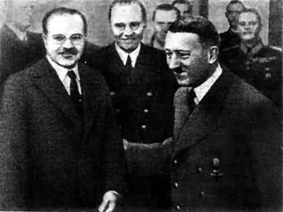 Молотов и Гитлер. Источник - http://udaff.com/