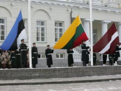 Флаги Эстонии, Литва, Латвии. Фото: ria.ru