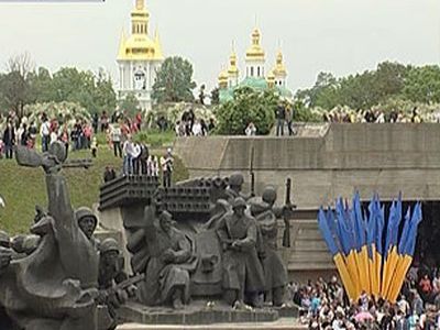 Мемориал погбшим в Великой Отечественной войне в Киеве. Фото: ont.by