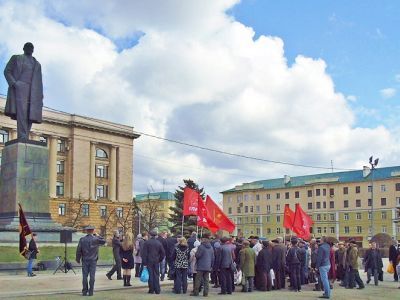 Акция у памятника Ленину. Фото Виктора Шамева, Каспаров.Ru