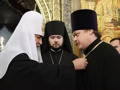 Патриарх Кирилл (Гундяев) и Вс.Чаплин. Источник - http://p2.patriarchia.ru/