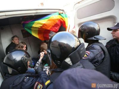 Задержание ЛГБТ-активистов в Петербурге. Фото: fontanka.ru