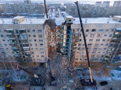 Разрушенный взрывом дом в Магнитогорске. Фото: 66.ru