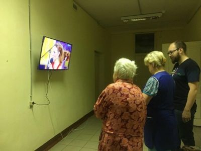 Телевизор в больнице. Фото: vperedsp.ru