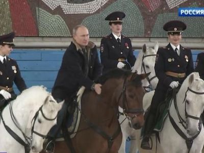 Путин на коне, 8.3.19. Скрин видео Vesti.Ru
