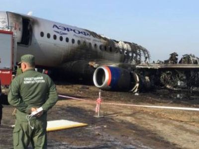 Крушение самолета Аэрофлота SSJ100, который совершил аварийную посадку 5 мая. Фото: Следственный комитет России