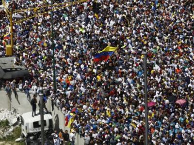 Гуайдо заявил, что протесты будут продолжаться до тех пор, пока его сторонники не добьются "свободы". Фото: MARCO BELLO