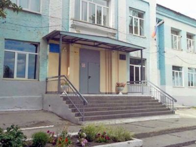 Школа в Саратовской области, где произошел инцидент. Фото: страница "Группа школы №4" во "ВКонтакте"