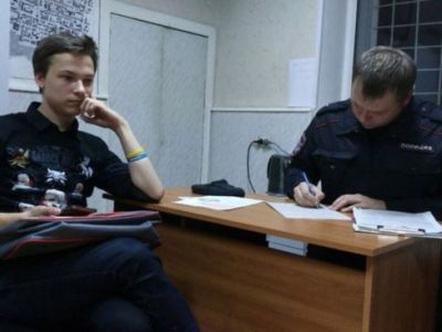 Никита Ильин в полицейском участке. Фото: Надежда Райн, Каспаров.Ru