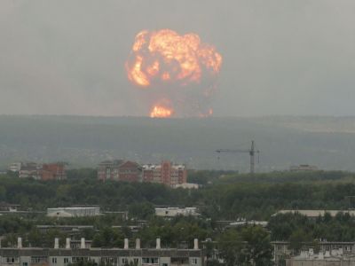 Ачинск, взрыв на складе боеприпасов, 5.8.19. Фото: Reuters