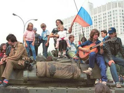 Танки в Москве в 1991 году. Фото: rudnikov.com
