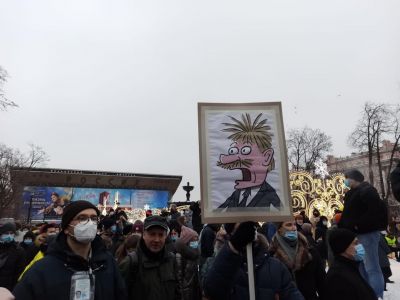 Плакат "Песков" (карикатура С.Елкина) на акции в Москве 23.01.21. Фото: t.me/elkincartoon