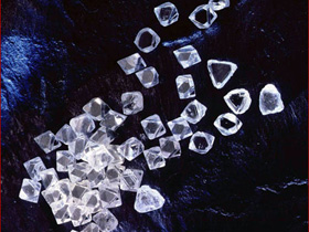 Алмазы. Фото с сайта vokruginfo.ru (С)