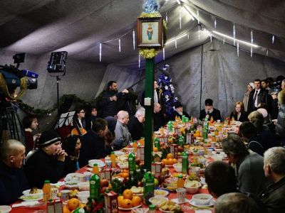 Патриарх Кирилл (Гундяев) в центре помощи бездомным, 7.1.18. Фото patriarchia.ru