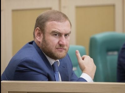 Сенатор от Карачаево-Черкесии Рауф Арашуков. Фото: obzor.io Сенатор от Карачаево-Черкесии Рауф Арашуков. Фото: obzor.io