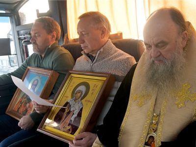 В прошении за Петербург отмечены Беглов и Бельский. Фото митрополии